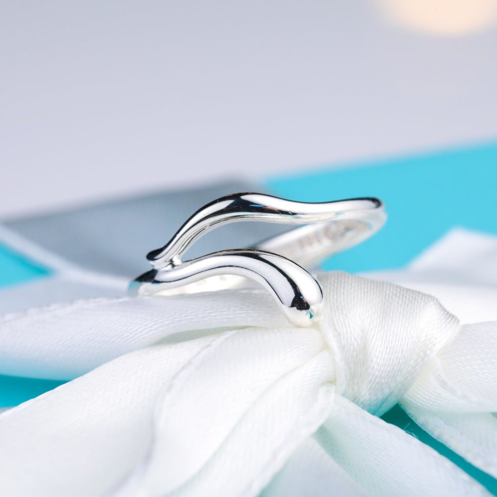 Tiffany & Co. Snake Ring Vintage Elsa Peretti Teardrop band in Silver Size 6.5 - Picture 6 of 7